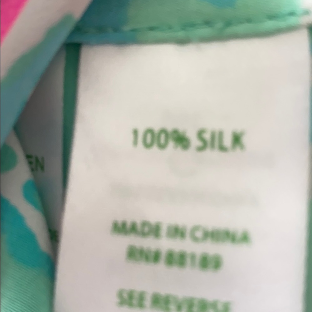 🌴LIKE NEW! Adorable Lilly Pulitzer silk top🌴 - Picture 6 of 8